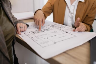 Common Layout Mistakes to Avoid - Desk Table Placement